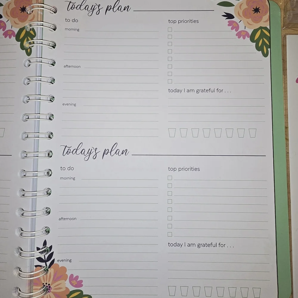 Steel Mill and Co Daily To Do Planner w/ 2 Dual Tip Highlighters & Stickers